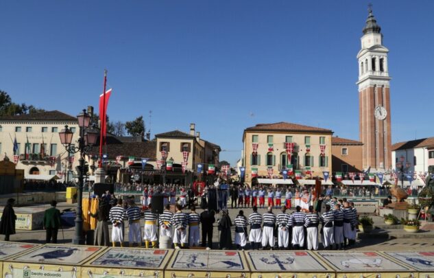 FOTO – LA PIAZZA (1)